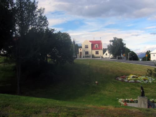 FE Gisting, Primary image