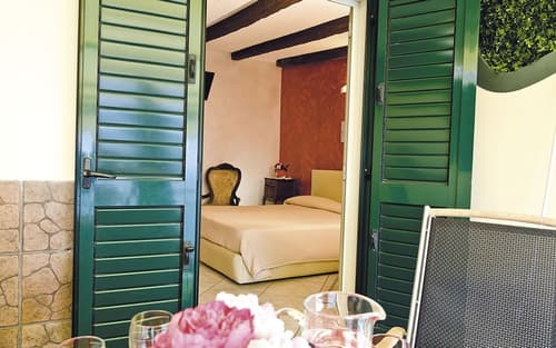 Leonardo's B&B, Interior entrance