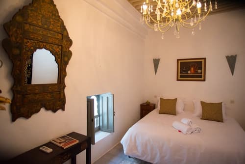 Riad Safir, Room