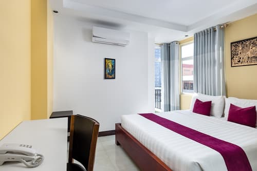 Botum Palace Hotel, Room