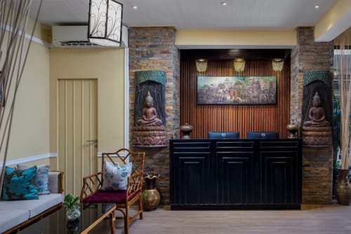 Botum Palace Hotel, Reception