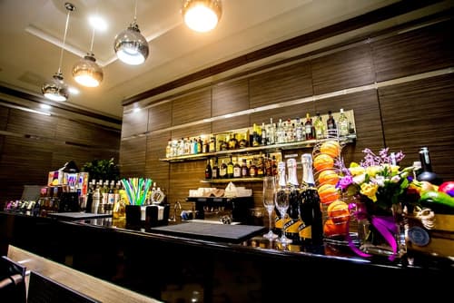 West Shine Hotel, Bar (on property)