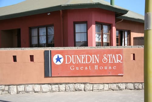 Dunedin Star Guesthouse, Front of property