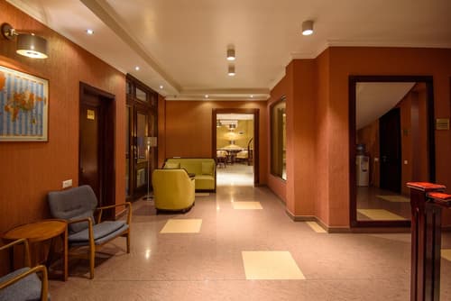 KMM Hotel, Lobby