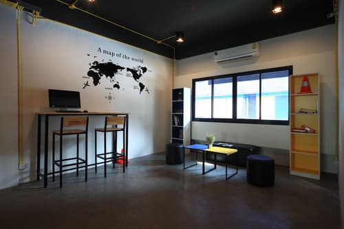 Tuk Tuk Hostel, Lobby