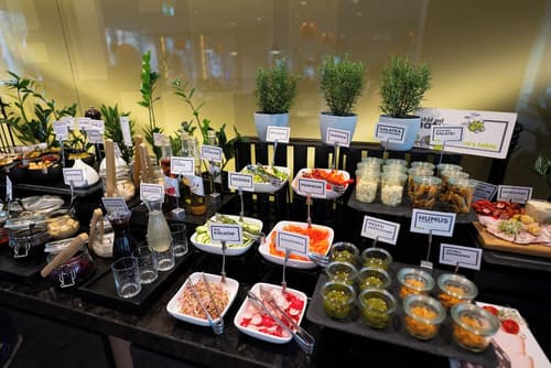 Q Hotel Plus Wroclaw, Breakfast buffet