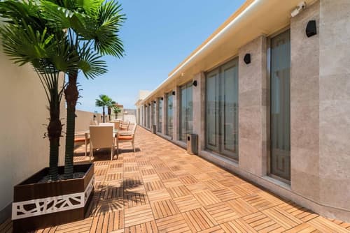 Boudl Quraish, Property grounds