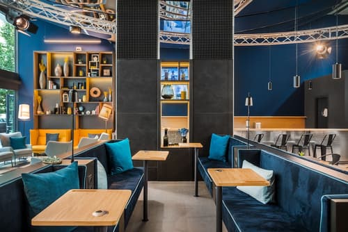 D8 Hotel, Lobby sitting area