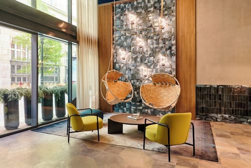 D8 Hotel