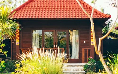 Dini DNusa Lembongan