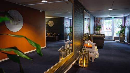 Golden Circle Suites