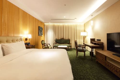 Inhouse Hotel Grand, Room