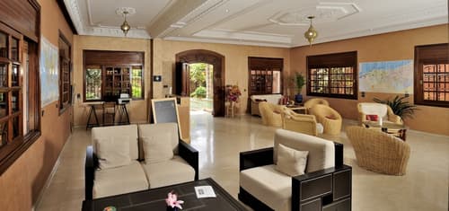 Lhostel, Lobby sitting area