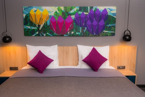 Hotel Academia, Room