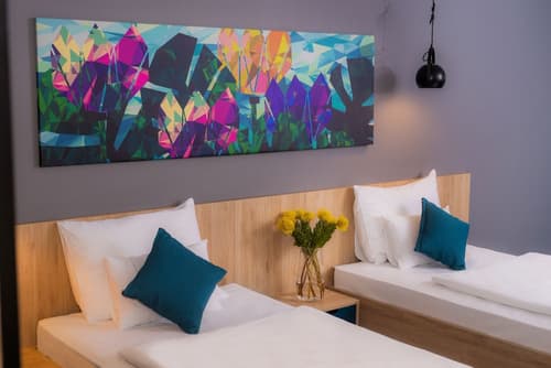 Hotel Academia, Room