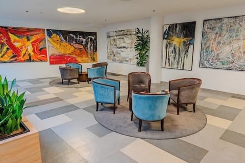 Hotel Academia, Reception