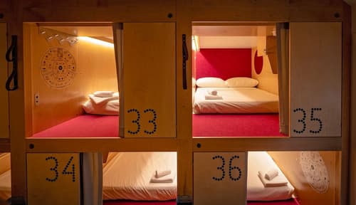 Pangea Pod Hotel, Room