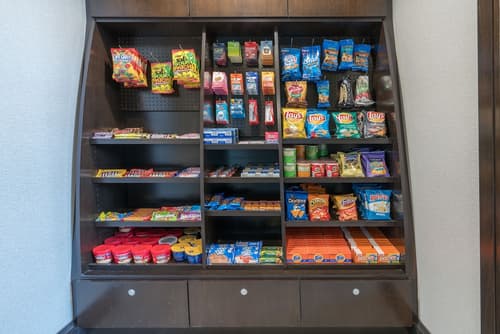 Staybridge Suites Anchorage by IHG, Gift shop