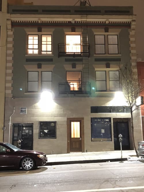 Bay Hotel, Exterior detail