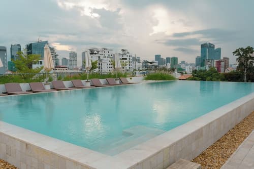 Penh House Hotel, Rooftop pool