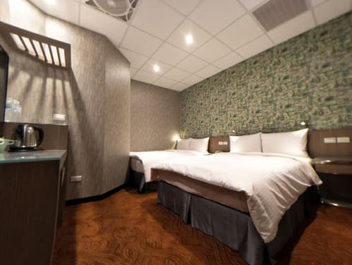 Ueno Hirokoji 428, Room