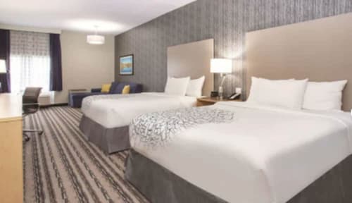 La Quinta Inn & Suites by Wyndham Buffalo Amherst