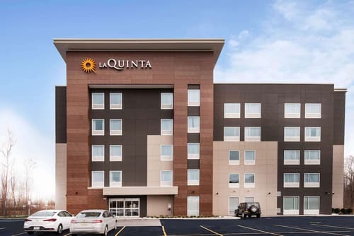 La Quinta Inn & Suites by Wyndham Buffalo Amherst