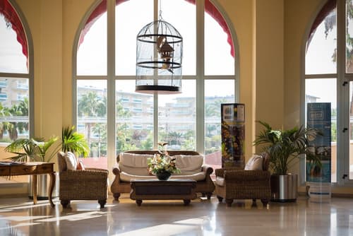 Ohtels La Hacienda, Reception