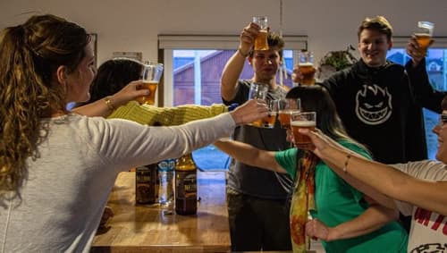 Folk Hostel, Bar (on property)