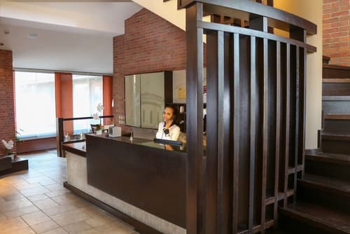 Bazilika alatt Panzió, Concierge desk