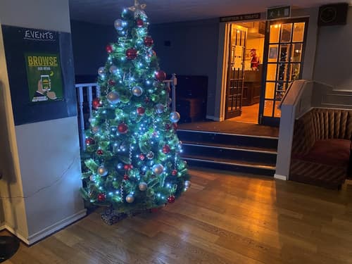 Smithton Hotel, Reception