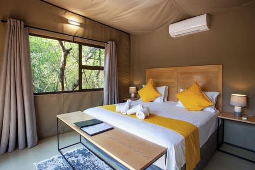 Kingfisher Creek Safari Lodge