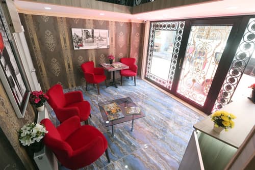 Taksim Maxwell Hotel, Interior entrance