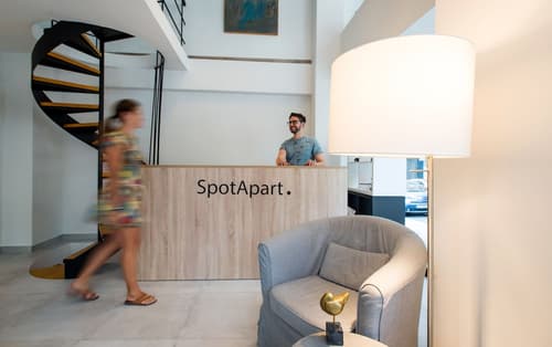 Spot Apart, Reception