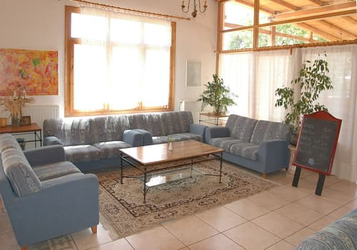 La Petite Planete, Lobby