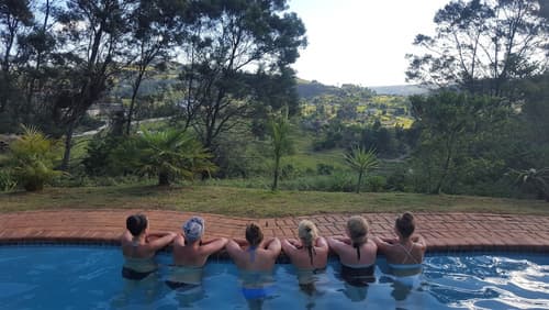 Veki's Village, Primary image