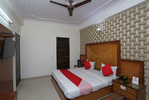 Hotel Pallvi Palace, 