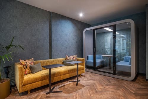 Numa Brussels Royal Galleries, Lobby sitting area