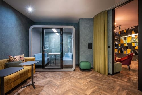 Numa Brussels Royal Galleries, Lobby sitting area