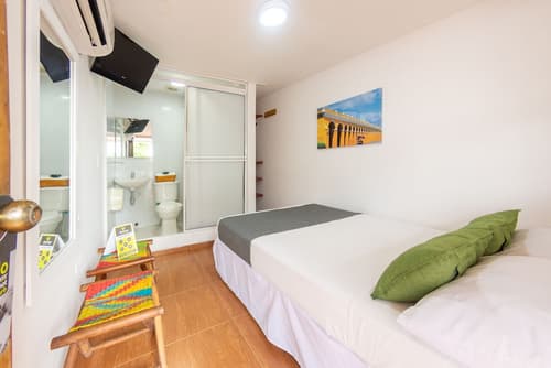 Hotel Ayenda Casa Cano 1805