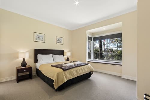 Waverley House Cottages, Room