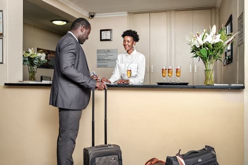 Auas City Hotel, Reception