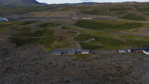 Hlíð Bed and Breakfast, Property grounds