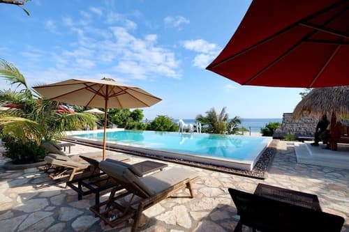 Mario Hotel and Cafe, Pool