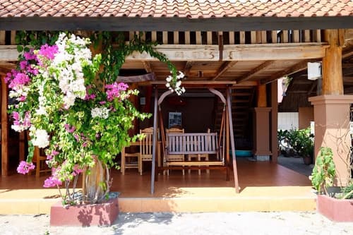 Mario Hotel and Cafe, Lobby sitting area