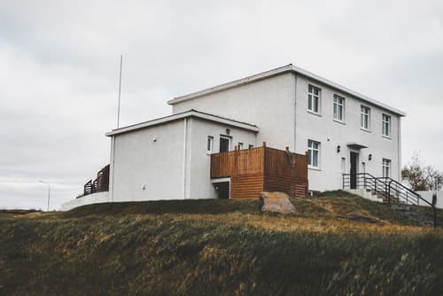 Kiljan Apartments, Front of property