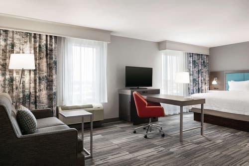 Hampton Inn Champaign Southwest, Room