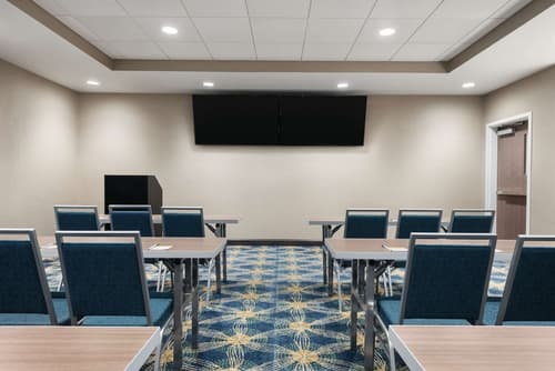 Hampton Inn Champaign Southwest, Meeting facility