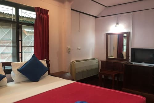 Lolita Bungalow, Room