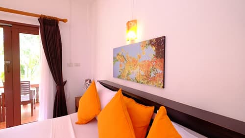 Lolita Bungalow, Room